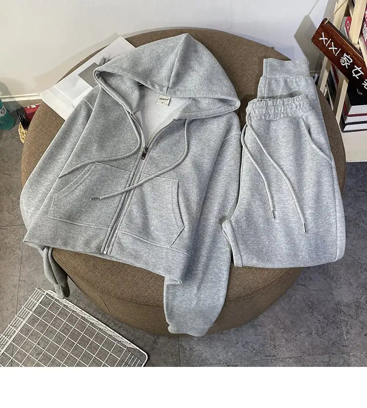 Two-Piece Casual Sportswear Set for Active Lifestyle